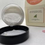 A lightweight face moisturising  cream with Brahmi, prebiotics, snow mushroom extract which maintains and balances the skin’s microbiome.